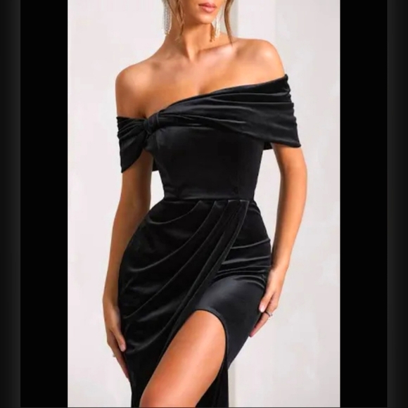 Club L London Black Velvet Maxi Dress - Picture 3 of 4